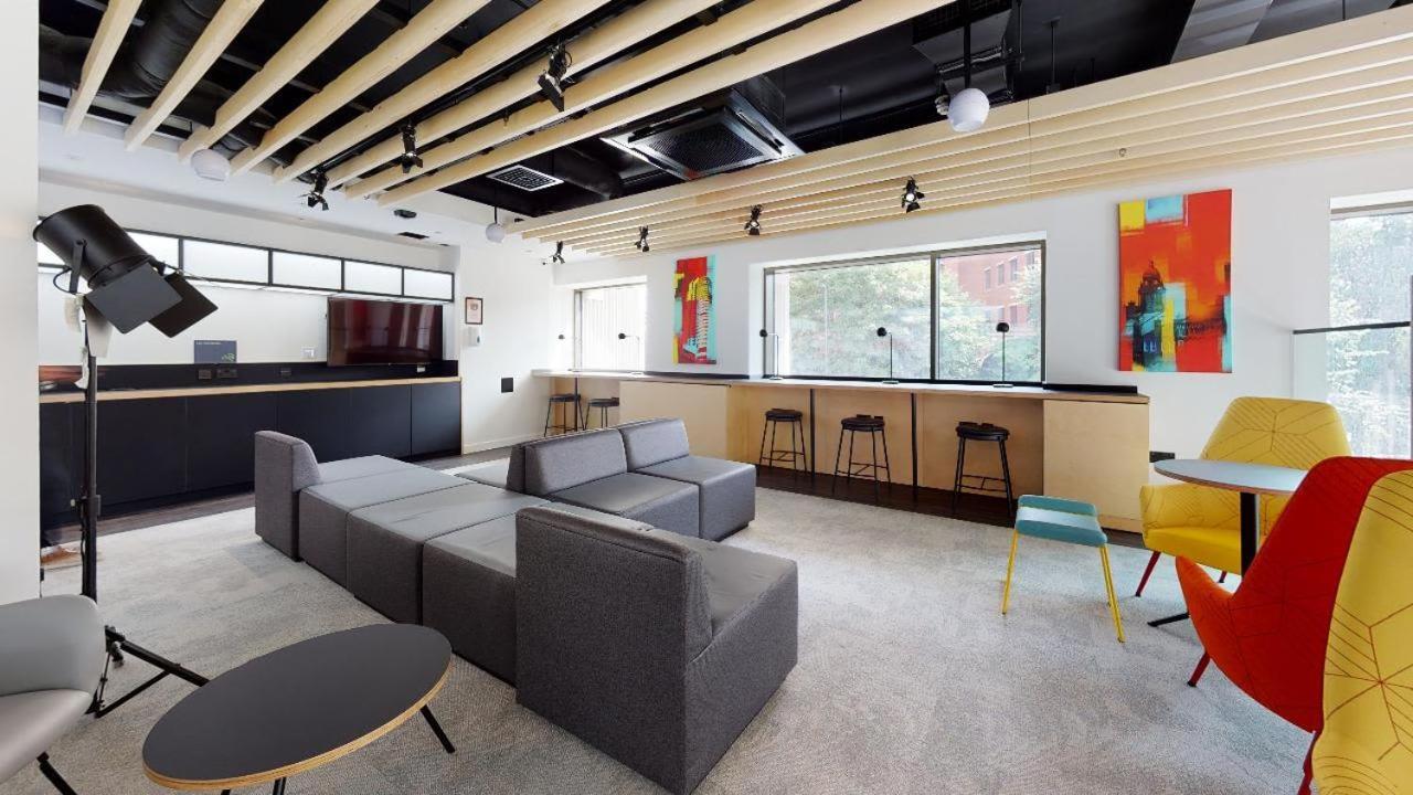 Апартаменты Iq Altus House Leeds Лидс Экстерьер фото